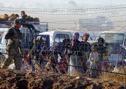 Noi cote obligatorii de refugiați, propuse de UE | Ministrul ungar de Externe: "E un şantaj, e o propunere inacceptabilă"