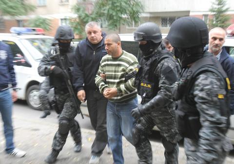 Un bărbat A OMORÂT O BĂTRÂNĂ, pe care a cunoscut-o PE UN SITE DE MATRIMONIALE