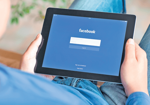 Apără-te pe Facebook! Reţelele sociale ascund pericole de tot felul