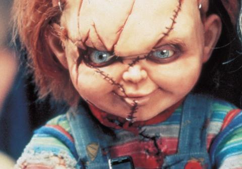 O ADOLESCENTĂ din ARGENTINA, MUTILATĂ de COLEGE INVIDIOASE pe FRUMUSEŢEA EI: "O să te FACEM SĂ ARĂŢI CA CHUCKY"