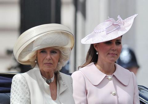 SARCINA LUI KATE MIDDLETON, în pericol! IATĂ MOTIVUL pentru care CAMILLA PARKER-BOWLES DANSEAZĂ de fericire!