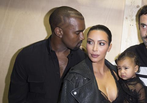 I-au luat cercei de 50.000 de dolari FIICEI LOR! CE COPIL DE VEDETĂ POARTĂ O ADEVĂRATĂ COMOARĂ LA URECHI?