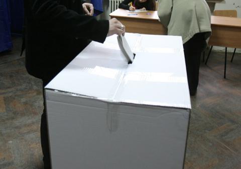 ALEGERI PREZIDENŢIALE 2014. ROMÂNIA VOTEAZĂ! CIFRELE SUNT TOTAL NEAŞTEPTATE, PREZENŢA ESTE URIAŞĂ!