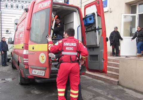 Şocant! Elevă de clasa a VII-a din Baia Mare, operată de urgenţă după ce a fost snopită în bătaie de un coleg