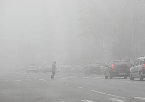 COD GALBEN DE CEAȚĂ! Vizibilitate redusă în Capitală şi în mai multe judeţe din ţară
