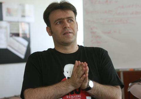 EXCLUSIV | Cine este Dumnezeul internetului românesc?