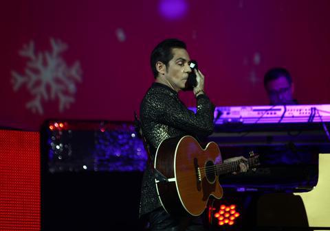 Bănică, ONE MAN SHOW! Artistul a făcut spectacol la Sala Palatului, dar a luat-o pe urmele lui Cotabiță | FOTO