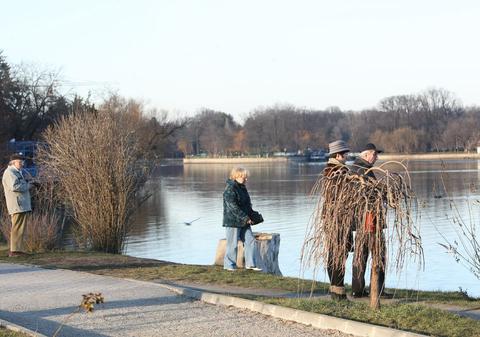 Vremea se încălzește ușor în WEEK-END