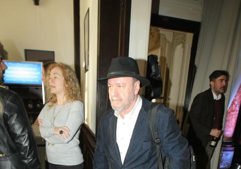 Arată parcă după o ”Ploaie în luna lui martie”! Nicu Alifantis de nerecunoscut