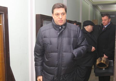 SCANDALOS/PROIECT de lege: demnitarii nu vor mai putea fi aduși cu mandat la DNA sau arestați preventiv