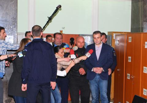 Vâlcov, plasat în arest la domiciliu! UPDATE: alte 90 de tablouri, găsite la perchezițiile de astăzi
