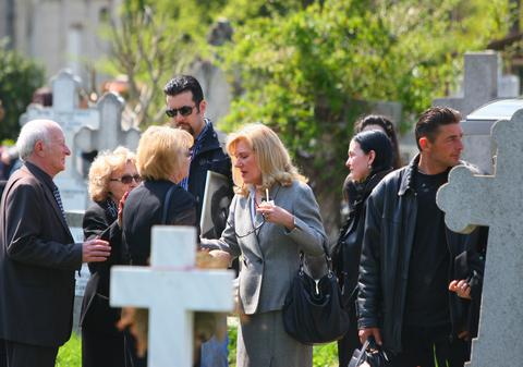 Poze exclusive! Fanii l-au uitat pe Constantin Drăghici. Artistul a fost înmormântat la Cimitirul Bellu