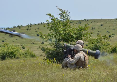 Militarii români, bulgari și americani, în "război" la Babadag