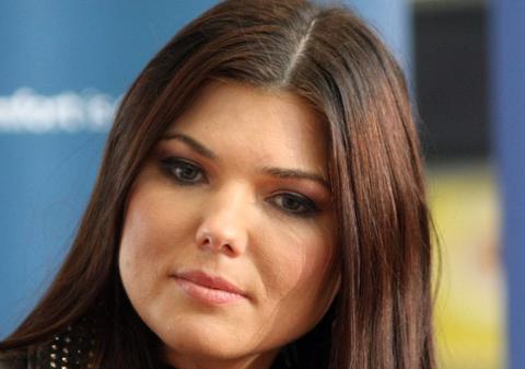 Paula Seling: "Dacă nu avem copii încă, asta nu înseamnă că suntem defecţi"