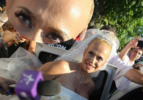 Cel mai MARE DUȘMAN al ANDEI ADAM la NUNTĂ: CĂLDURA. Uite ce i-a ieșit pe FAȚĂ!