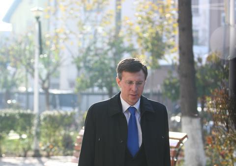 Dorin Chirtoacă a fost plasat în arest la domiciliu. Partidul Liberal, din care face parte, se retrage din coaliţia de guvernare