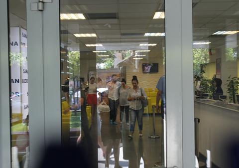 Primele imagini și declarații ale Andrei, la ieșirea din maternitate | FOTO