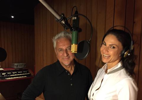 Ramona învață spaniola cu producătorul lui Celine Dion!