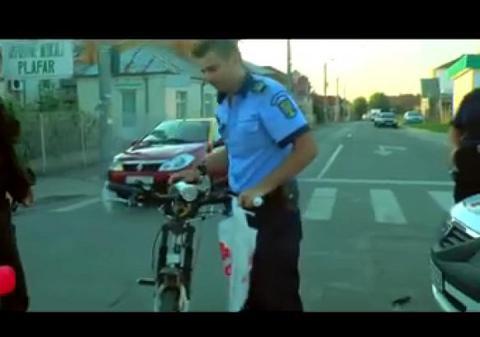 Polițiștii care au violat o minoră din Călărași și-au recunoscut vina! Colegii lor cer arestarea agenților 