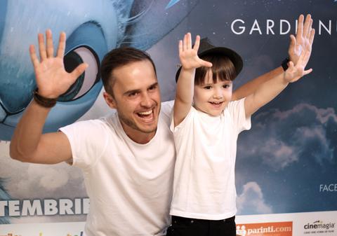 Scenă emoționantă între Hienă și fiul lui, Tedy