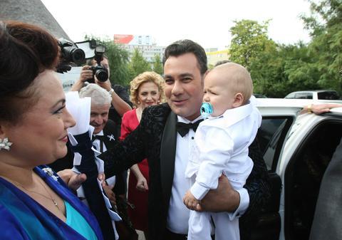 Ionuț Dolănescu ȘI-A BOTEZAT băiețelul! Cât de frumos e micuțul | FOTO