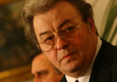 ULTIMA ORĂ. Vestea proastă primită de soţia lui Vadim, în timp ce plângea la căpătâiul policianului