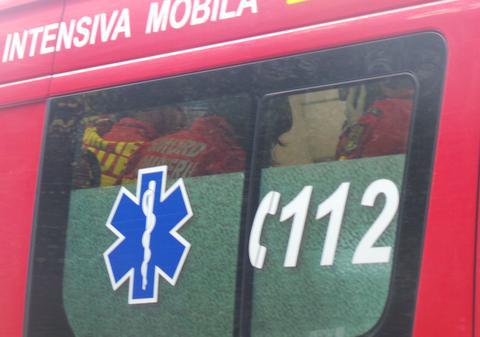 Tânără de 19 ani, ÎNJUNGHIATĂ în plină stradă, la Bistrița-Năsăud! A murit pe masa de operație | FOTO