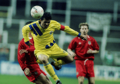 Calificarea la Euro 2016 este cea mai puțin glorioasă dintre cele nouă calificări realizate de naționala de fotbal a României, din 1970. Istoria stă mărturie / GALERIE FOTO&VIDEO