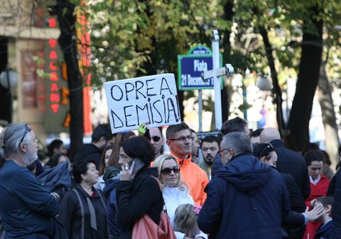 UPDATE | Proteste la Universitate, după moartea polițistului Bogdan Gigină | FOTO