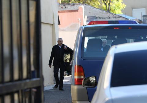 Cum arată Sorin Oprescu după 67 de zile de închisoare | FOTO