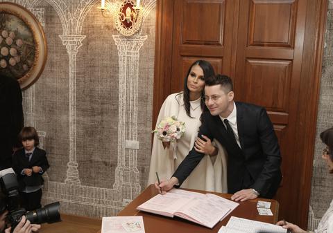 Cât de frumoasă a fost Anca Serea la cununia sa civilă! Foto.