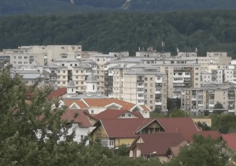 EXCLUSIV. ”Arzoii” scot România la vânzare pe internet! Un oraș a fost dat deja, la bucată!