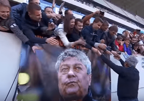 Mircea Lucescu, despărțire emoționantă de Șahtior. Jucătorii și fanii i-au arătat recunoștință pentru cei 12 ani la Donețk FOTO ȘI VIDEO