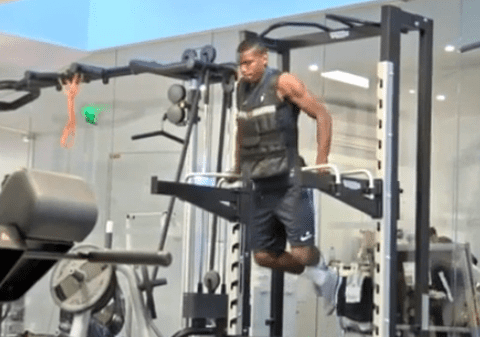 Euro 2016. După ce a dezamăgit în meciul cu România, Paul Pogba și-a umflat mușchii la sală de forță! VIDEO