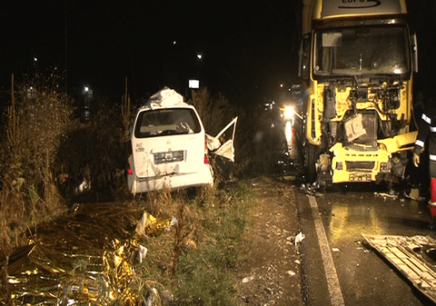 UPDATE | Accident groaznic lângă Ploieşti! Cinci tineri au murit