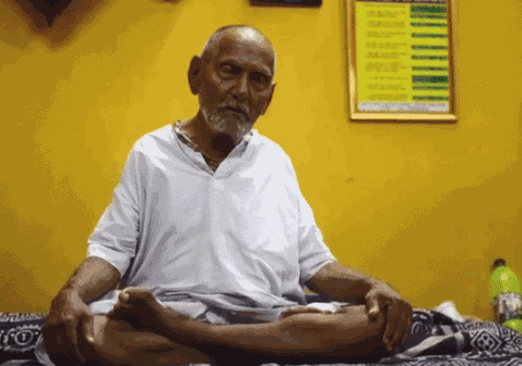 Călugărul hindus Swami Sivananda, în vârstă de 120 de ani, spune care este secretul longevității sale