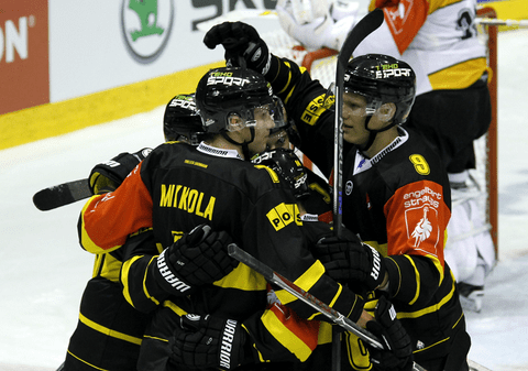 Liga Campionilor la hochei pe gheață se joacă miercuri. Câteva idei de pariat+liga secundă germană