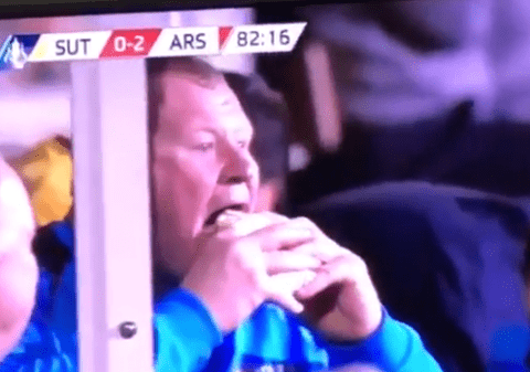 Aventurile lui Wayne Shaw continuă: ”Un ziar mi-a cerut să mă fotografieze nud”