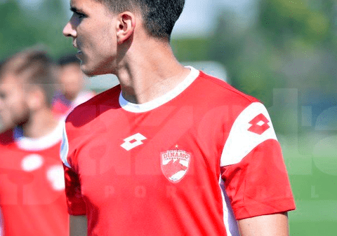 Scandal și la Dinamo. Echipa lui Badea a jucat cu ”câinii” pe piept