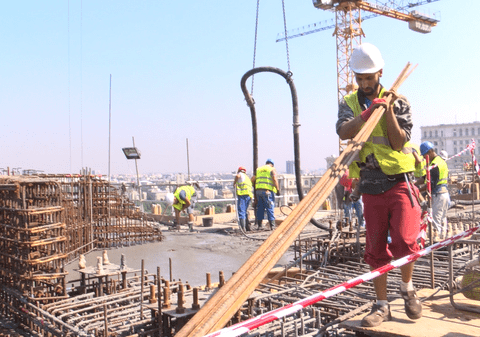 VIDEO/ Reportaj pe șantierul Catedralei Mântuirii Neamului, locul unde muncitorii își câștigă pâinea și își recâștigă credința pierdută! ”Mi-a fost dat de Dumnezeu să sudez și eu niște fiare!”