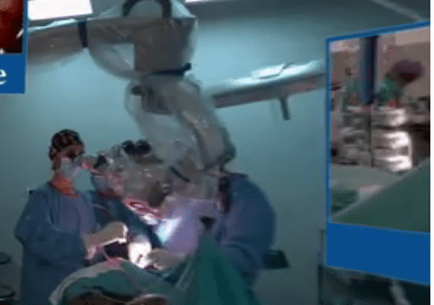 VIDEO/ Prima operație pe creier transmisă live 360 VR din România