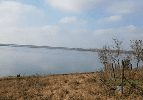 EXCLUSIV/ Aberații birocratice românești. În satul de sub apă locuiesc 385 de suflete (VIDEO)