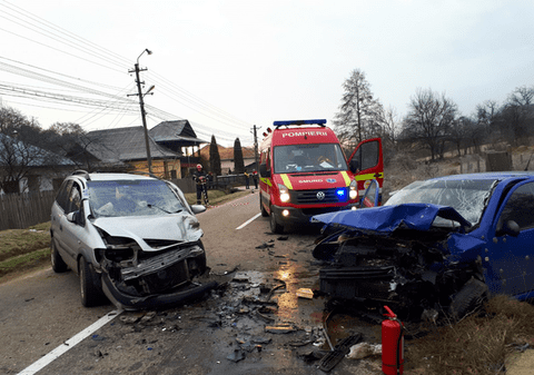Accident rutier în Argeş. Un copil de 5 ani se află printre răniți
