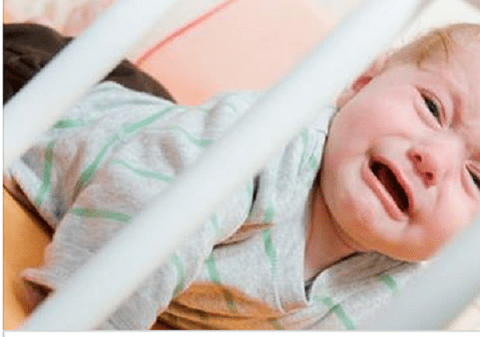 Scrisoarea copilului obligat să adoarmă singur, către mama sa