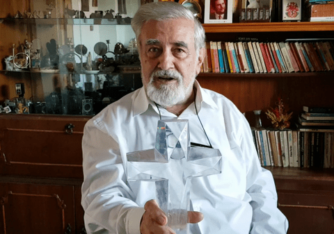 VIDEO/ Amintirile preotului Sandu Mehedințu: ”Când venea Regele în țară, îl întâmpinam cu această cruce”