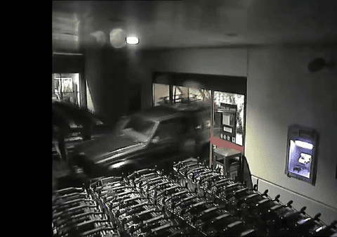 Opt bărbați, reținuți pentru furturi din aparate paypoint din Constanța. Modul spectaculos în care acționau | VIDEO