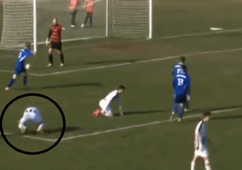 Fotbalistul croat Bruno Boban a murit în timpul meciului. Imagini nerecomandate persoanelor sensibile / VIDEO