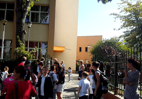 Șefii inspectoratelor școlare din Buzău și Vrancea au fost demiși din funcții