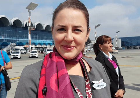 VIDEO / Valerie, stewardesa canadiană care a venit la București cu prima cursă transatlantică
