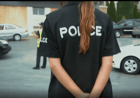 VIDEO/ Polițiste sexy în pantaloni scurți, mulați. Se întâmplă în realitate, într-un oraș din Liban. De ce luat primarul această decizie. ”Vreți să fie urâte?”